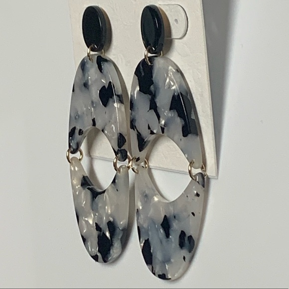 ANNA & AVA Black & White POST EARRINGS! - Picture 4 of 11